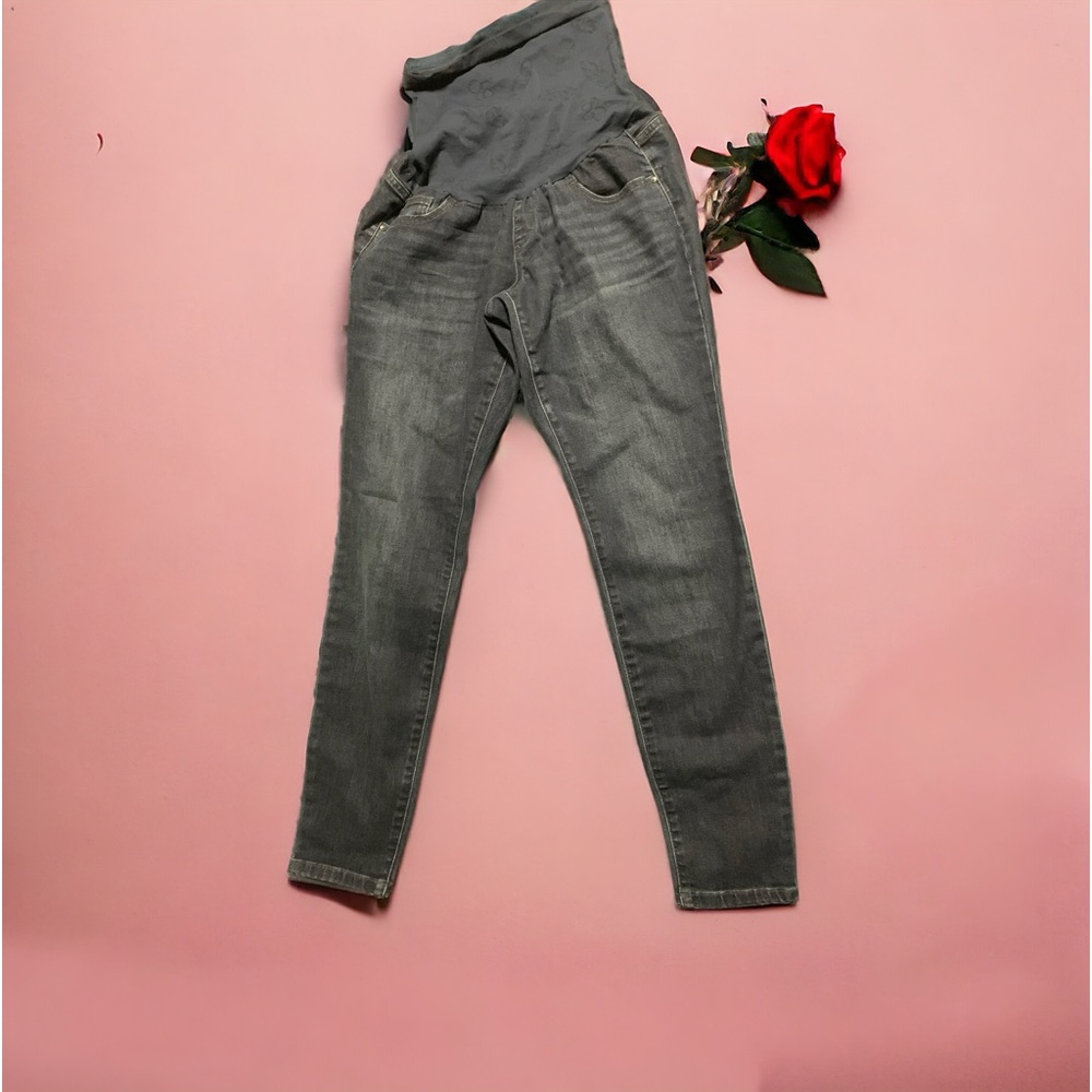Jessica Simpson maternity jeans